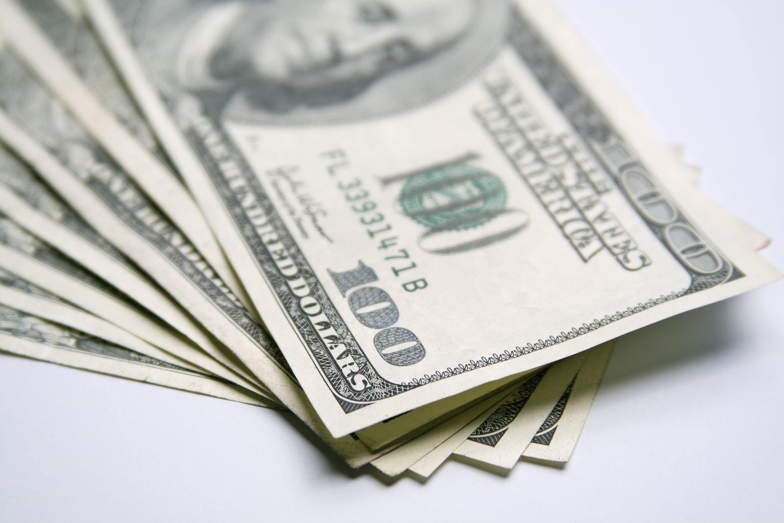 Hawkish Policy Makers Help Lift U.S. Dollar ETF