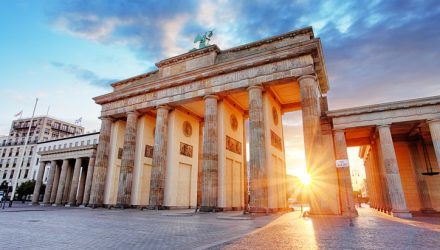 Deutsche Asset Management Debuts Low-Cost International Equity Suite