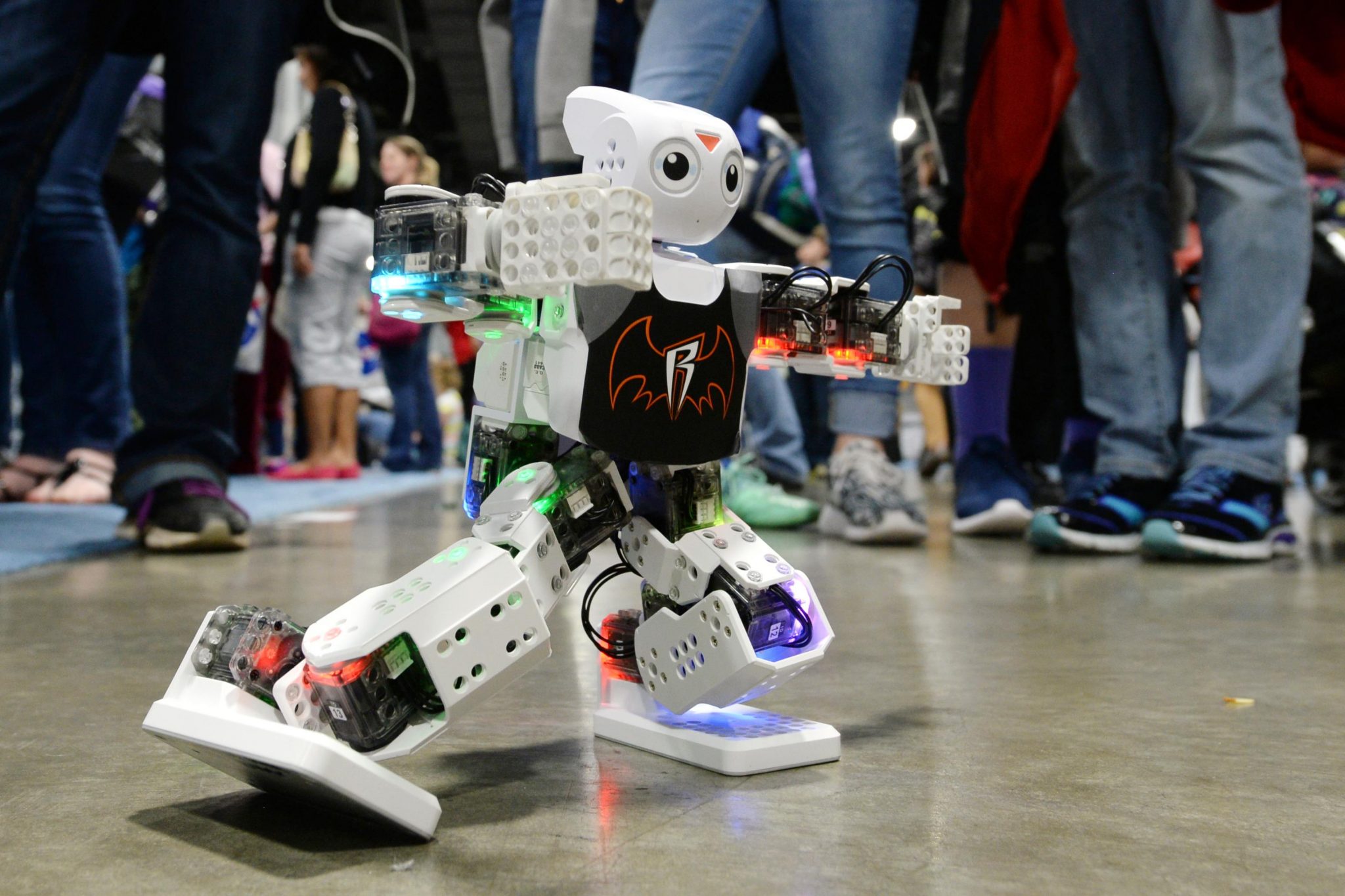 Robot rl34. Интерактивная игра робототехника. Сава робот. Робот утро. Где и как можно использовать роботов.