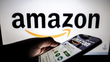 Amazon Passes $2,000 Per Share, Nears $1T Market Cap