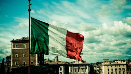Italian Bonds Gain on Leaders' Assurances to Abide by EU Rules