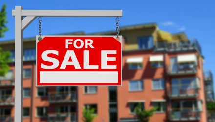 January Pending Home Sales Rise, but Real Estate ETF 'VNQ' Falls