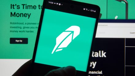Robinhood Attracts Private Capital, Sparking IPO Optimism