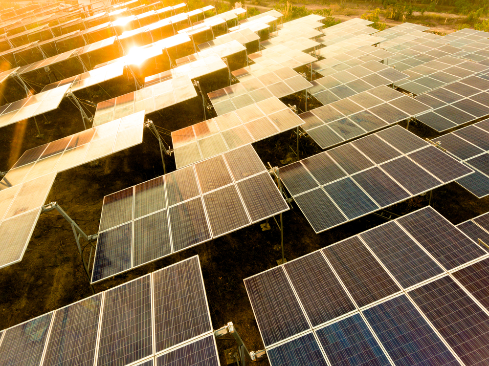 Battery Storage Additions Jumped 40% in 2025 as Grids Manage Rising Solar Intermittency