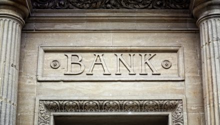 Rebound or Retraction: Regional Banks Offer Traders Opportunities