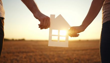 Will the Sun Shine on Homebuilders This Summer?