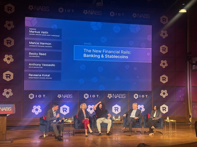 Banking and Stablecoins