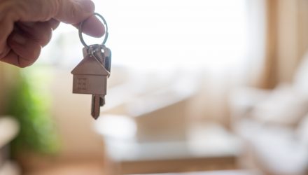 New Home Sales Rise as Median Price Hits Near 5-Year Low