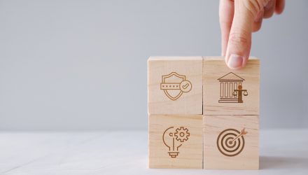 Why Advisors Are Ditching Mutual Funds for Sector ETFs